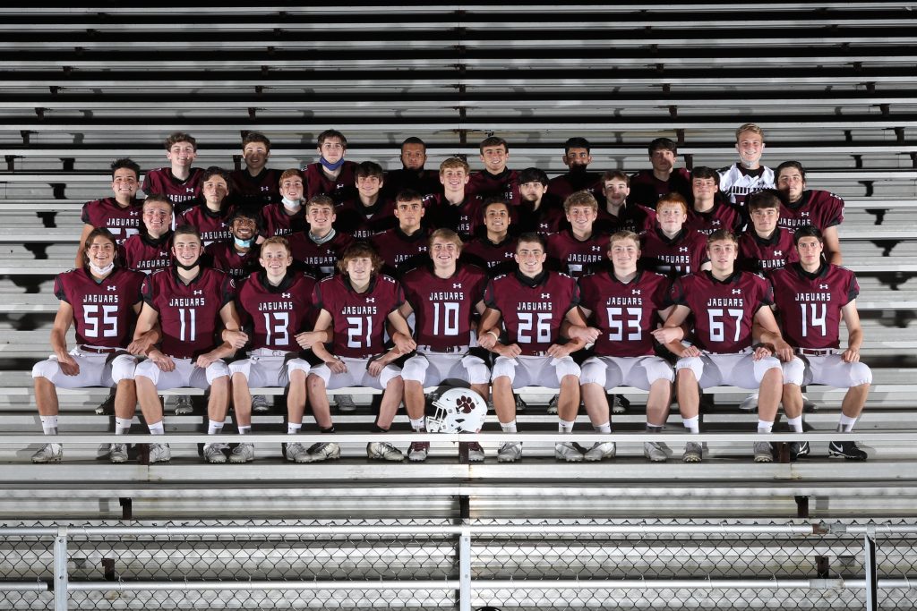 This image has an empty alt attribute; its file name is football-seniors-1024x683.jpg
